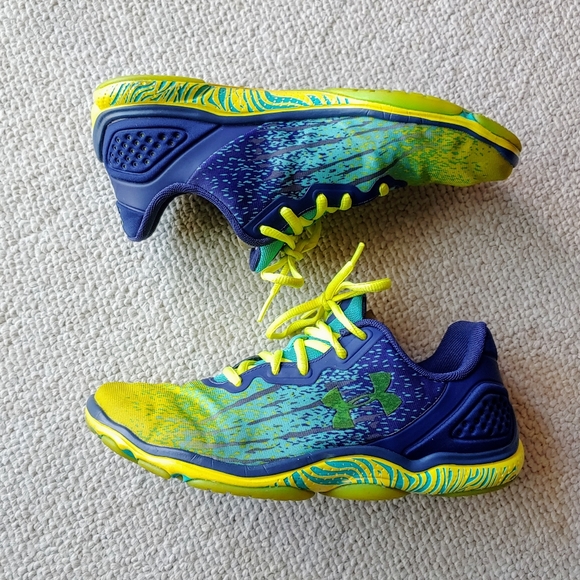 Under Armour Shoes - EUC UNDER ARMOUR UA Micro G Sting shoes
